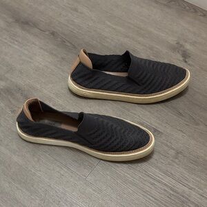 UGG Black and Tan Women's Slip-On Flats